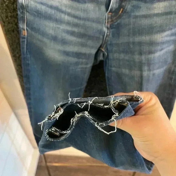 Madewell 8” Skinny Jeans - Picture 3 of 6